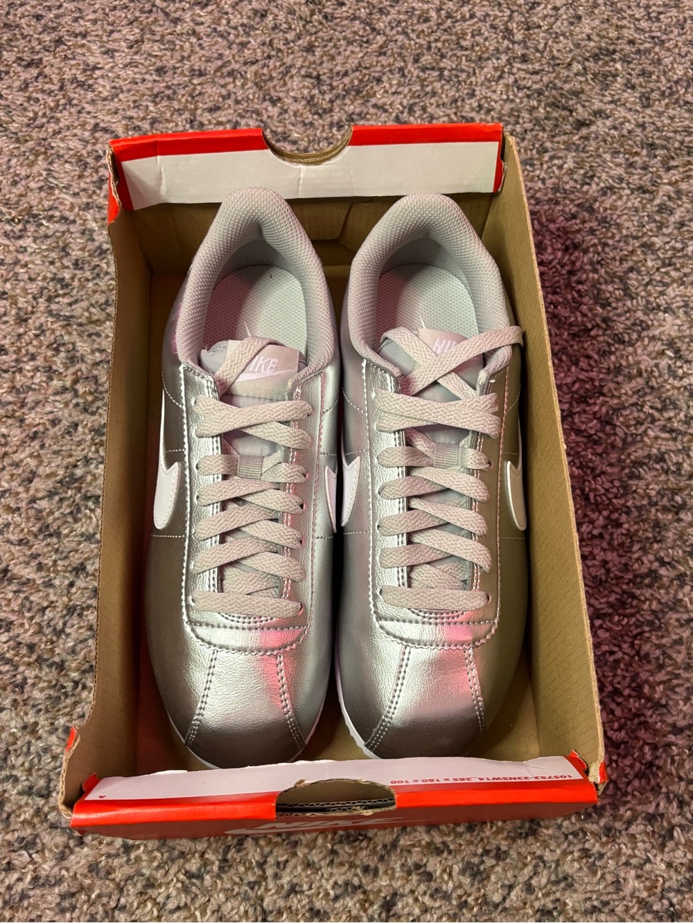 NEW Nike Cortez Women’s Size 7 Metallic Silver White Grey Fog Sneakers - Picture 5 of 8